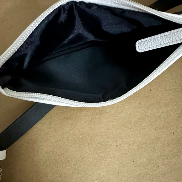 NWT - Calvin Klein White Belt Bag L/XL - Picture 7 of 7